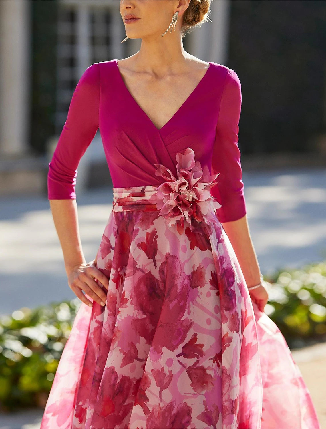 Vestido de madre de la novia de corte A, estilo Kentucky Derby, para invitadas de boda formales, elegante, escote en V, largo hasta el suelo, de gasa, manga 3/4 con flores